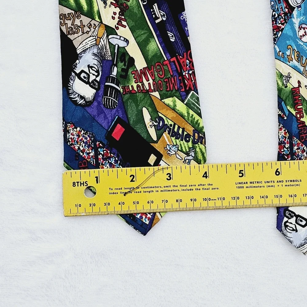Nicole Miller VINTAGE 1992 Baseball Themed Novelty 100%‎ Silk Hand-Sewn Tie